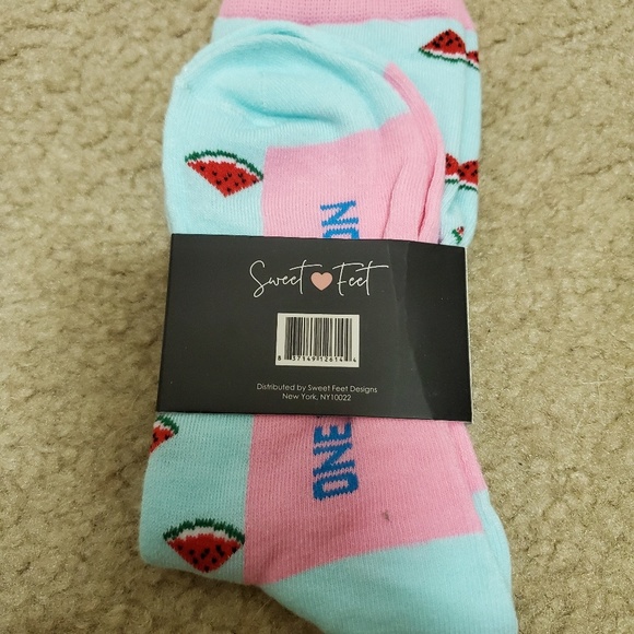 NWT Women's Sweet Feet Designer Socks - Picture 2 of 2